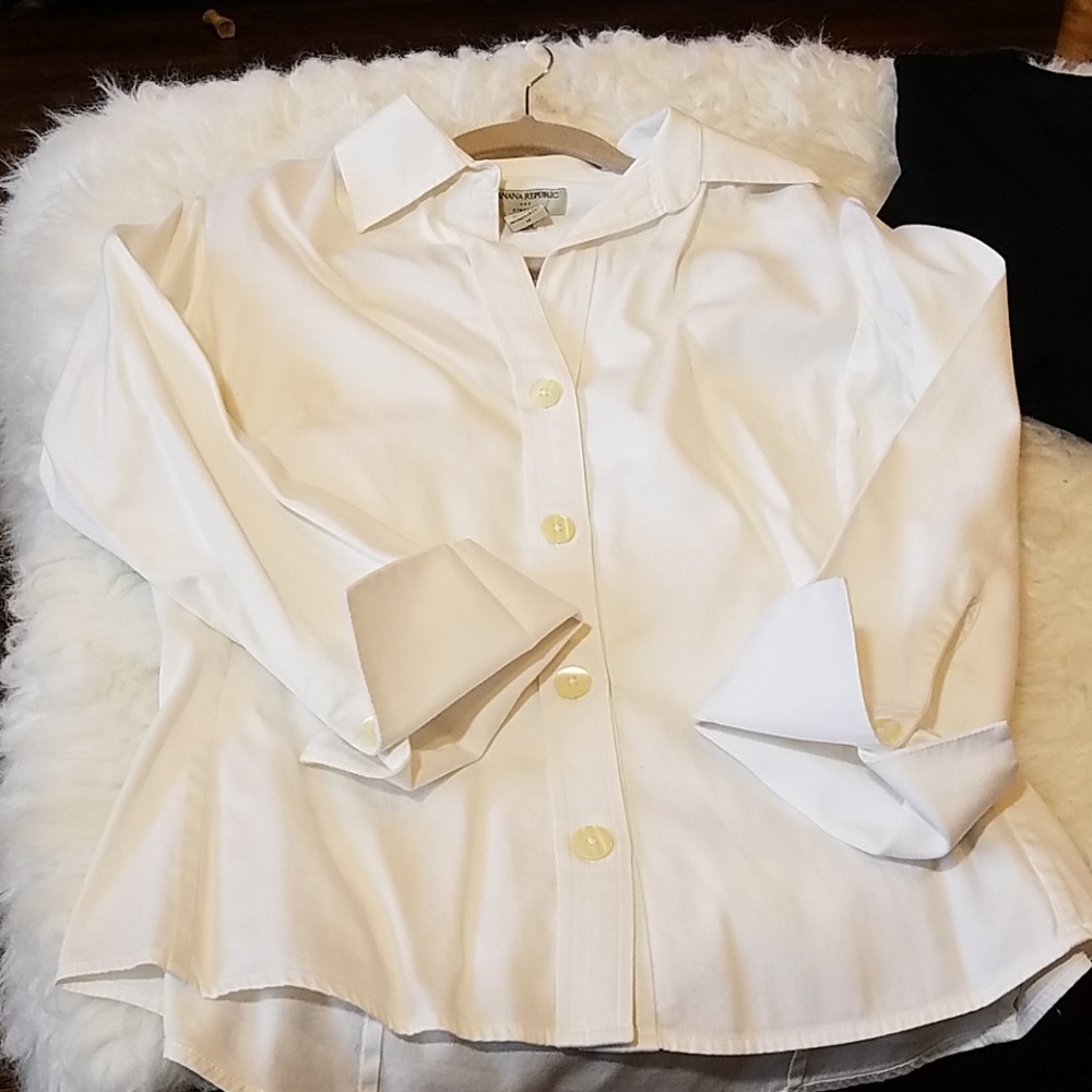 (M) Banana Republic Stretch White Shirt w/ cuffs